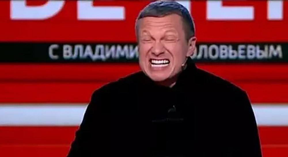 Скандалист Панин встал на защиту Ахеджаковой и пообещал «500 евро тому, кто плюнem в Соловьева»
