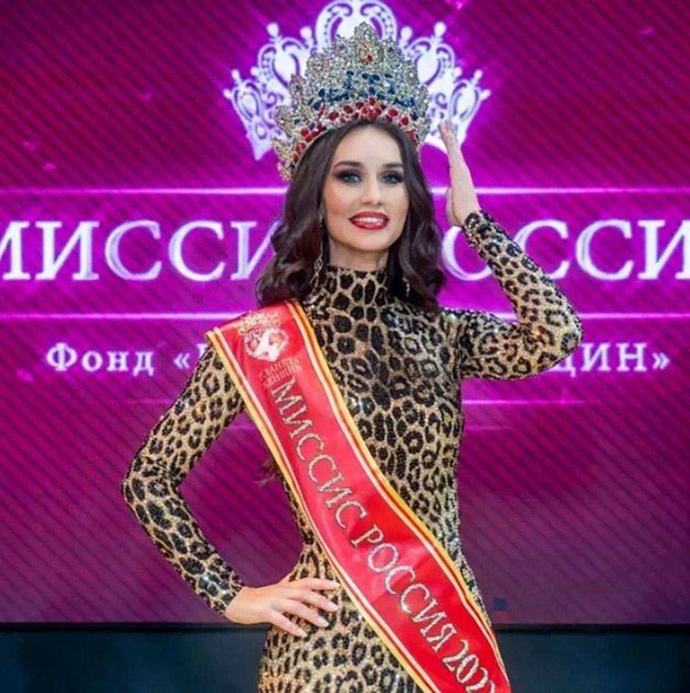 40-летняя москвичка, которую признали самой красивой замужней женщиной года