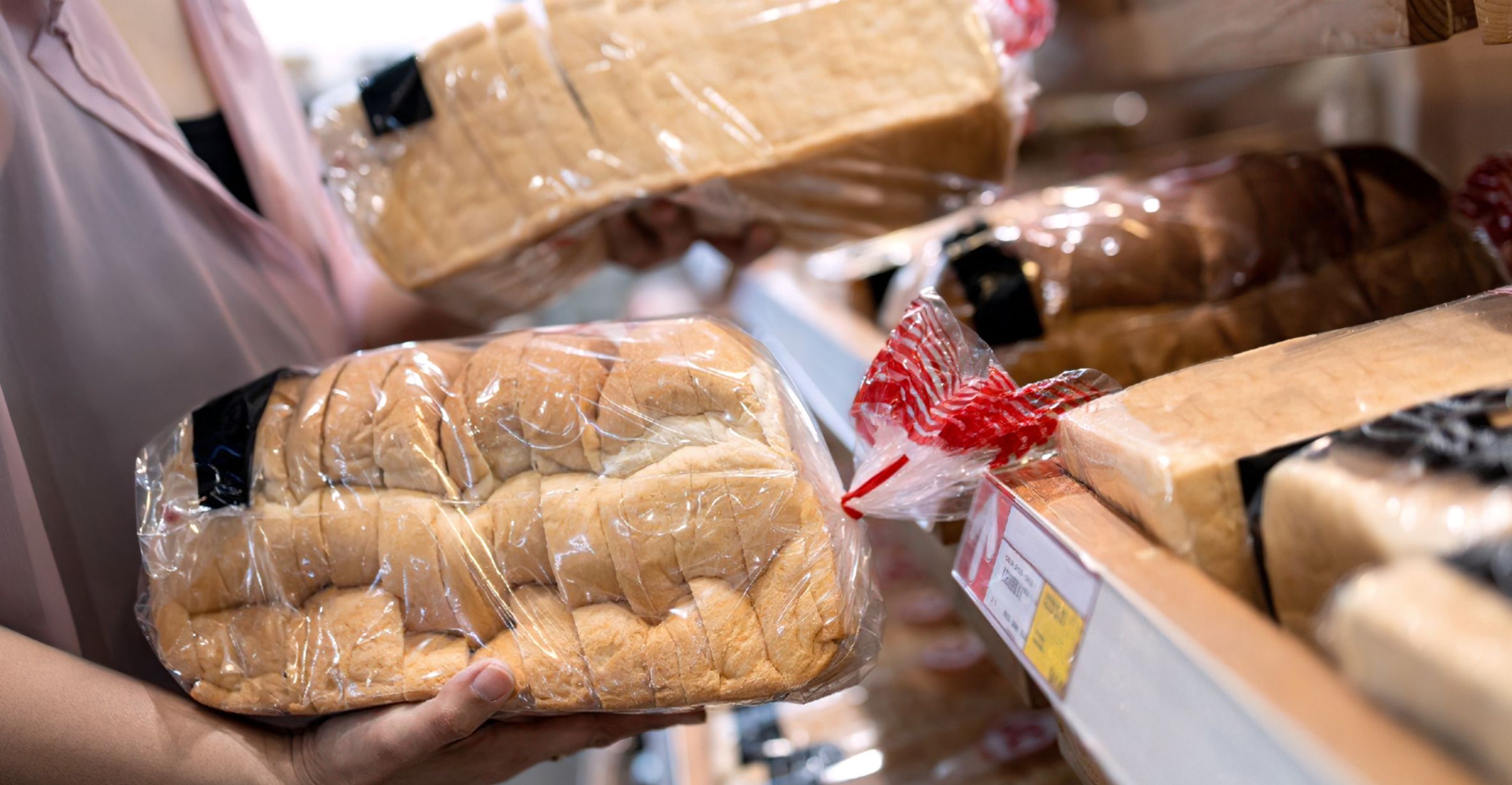 Так вот почему сотрудники хлебозавода не советуют покупать нарезанный хлеб