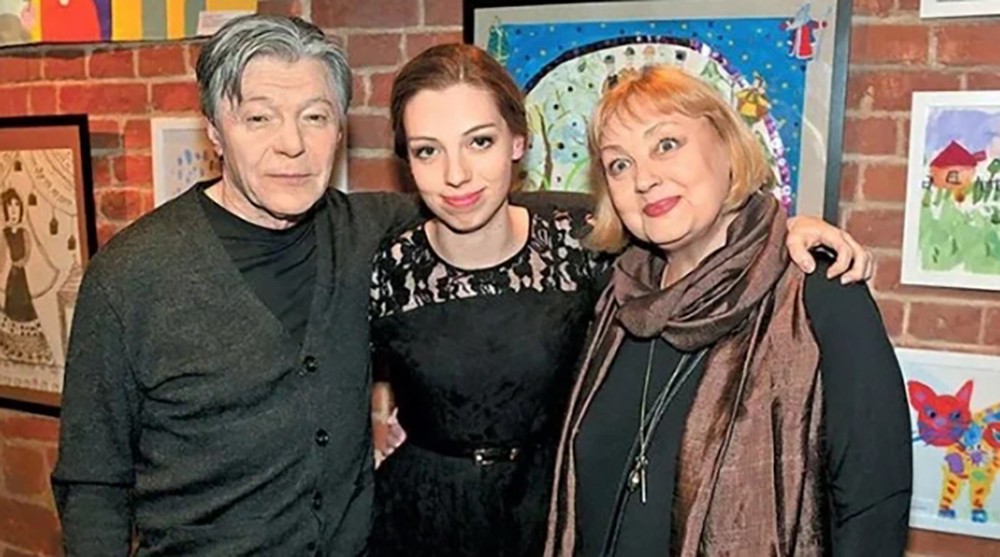 Вместе 55 лет: любовь и предательство в жизни Людмилы Савельевой и Александра Збруева. Сломанная судьба их дочери