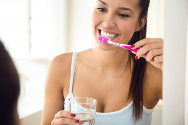 Как убрать зубной налет за 10 минут в домашних условиях. К стоматологу за чисткой больше не хожу!